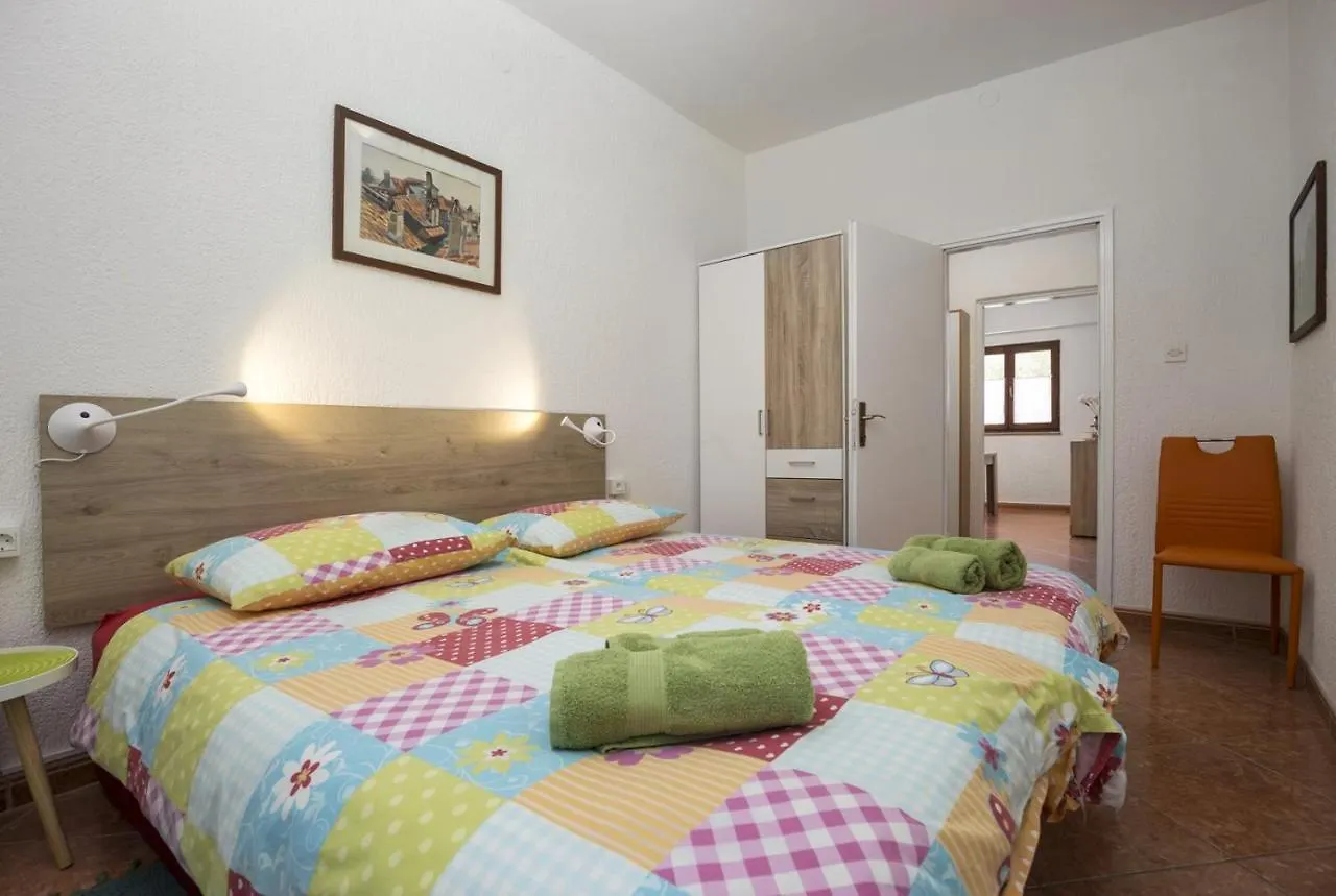 Apartment Dorjan Karmelo Rovinj